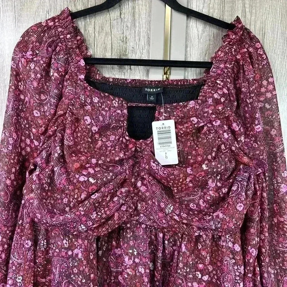 Torrid Top Sz 0 Large Peplum Keyhole Smocked Paisley Purple Pink Long Sleeve NEW - Picture 4 of 10